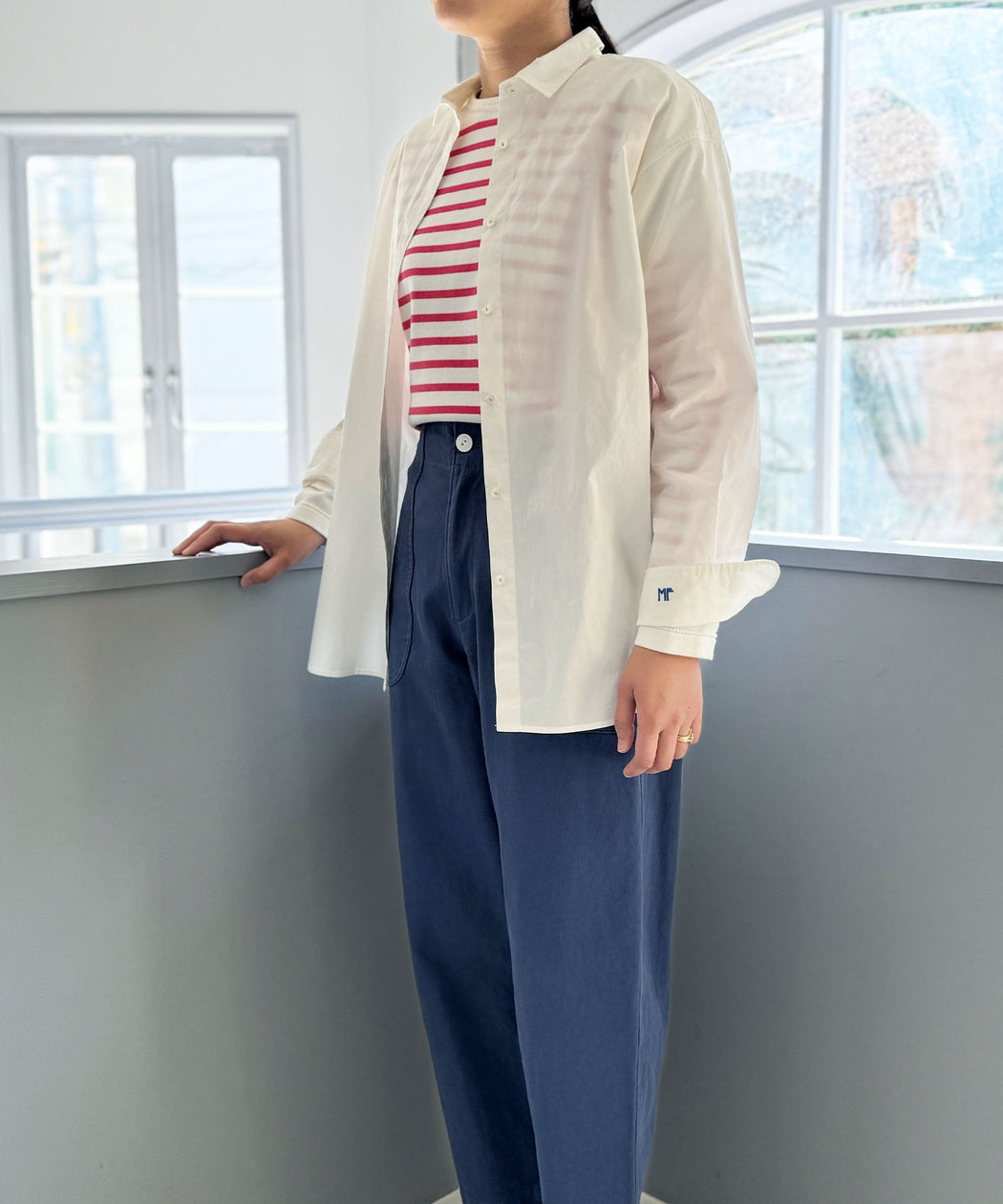 @左袖の折返しにはMFの刺繍あり。