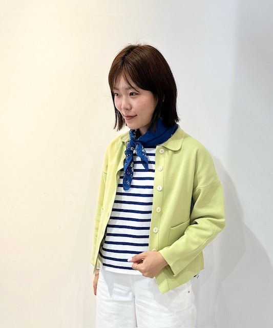 4.4  une  veste