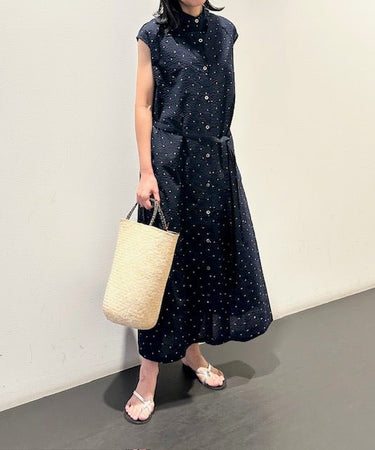 7.31  une robe