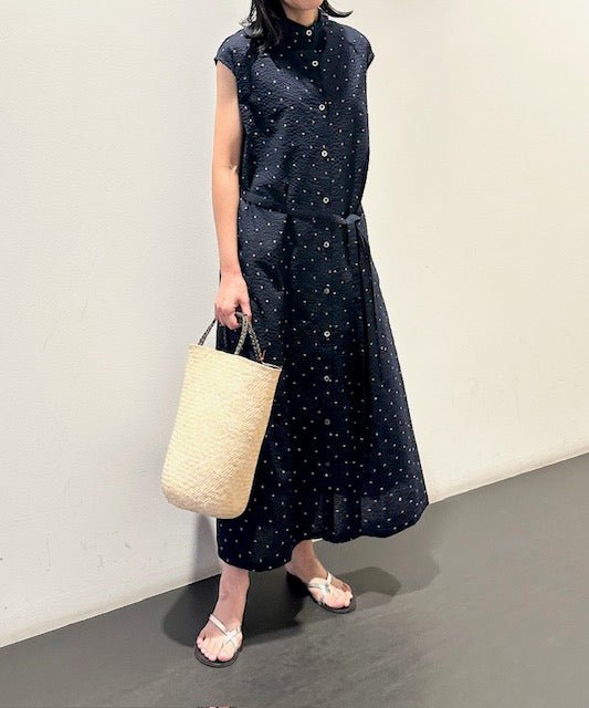 7.31  une robe