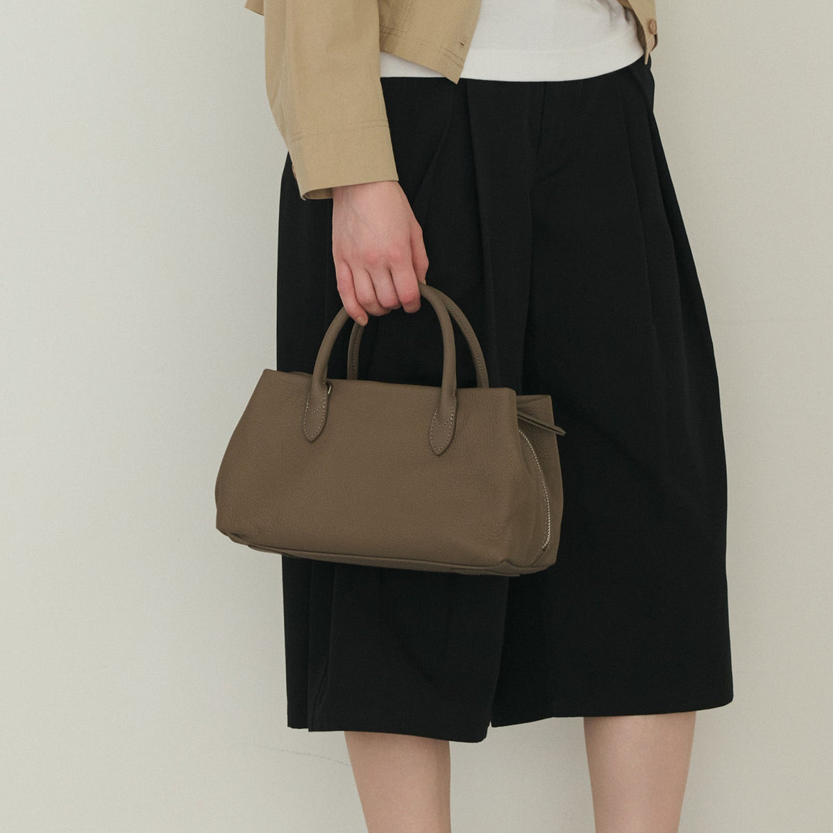 ◎美品・高級◎『VAVENTINO』2WAY ショルダー ハンドバッグ 楽天市場】シンプルな美しさと使いやすさと安心感｜ 本革 ハンドバッグ