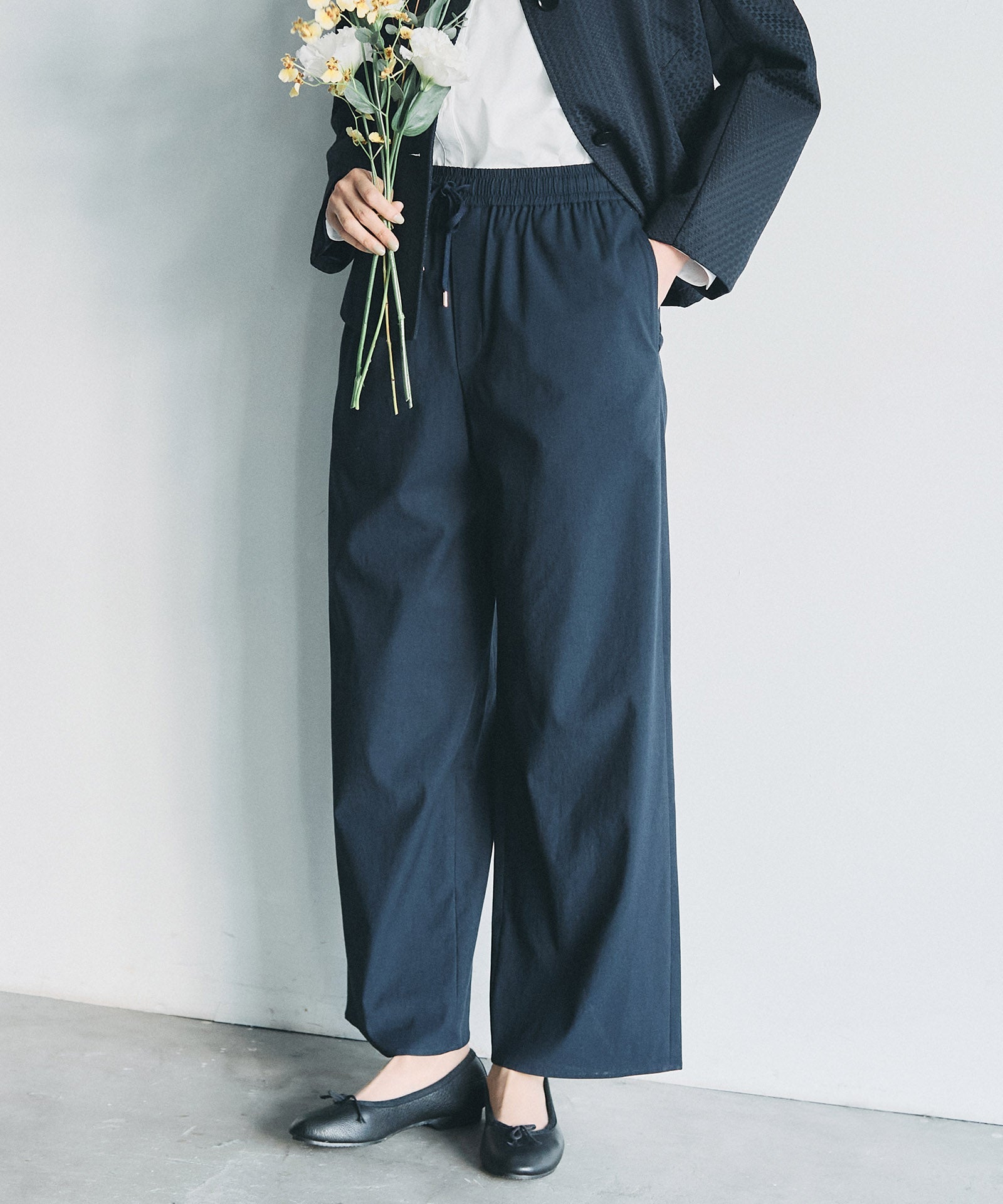 ストレッチイージーストレートパンツ