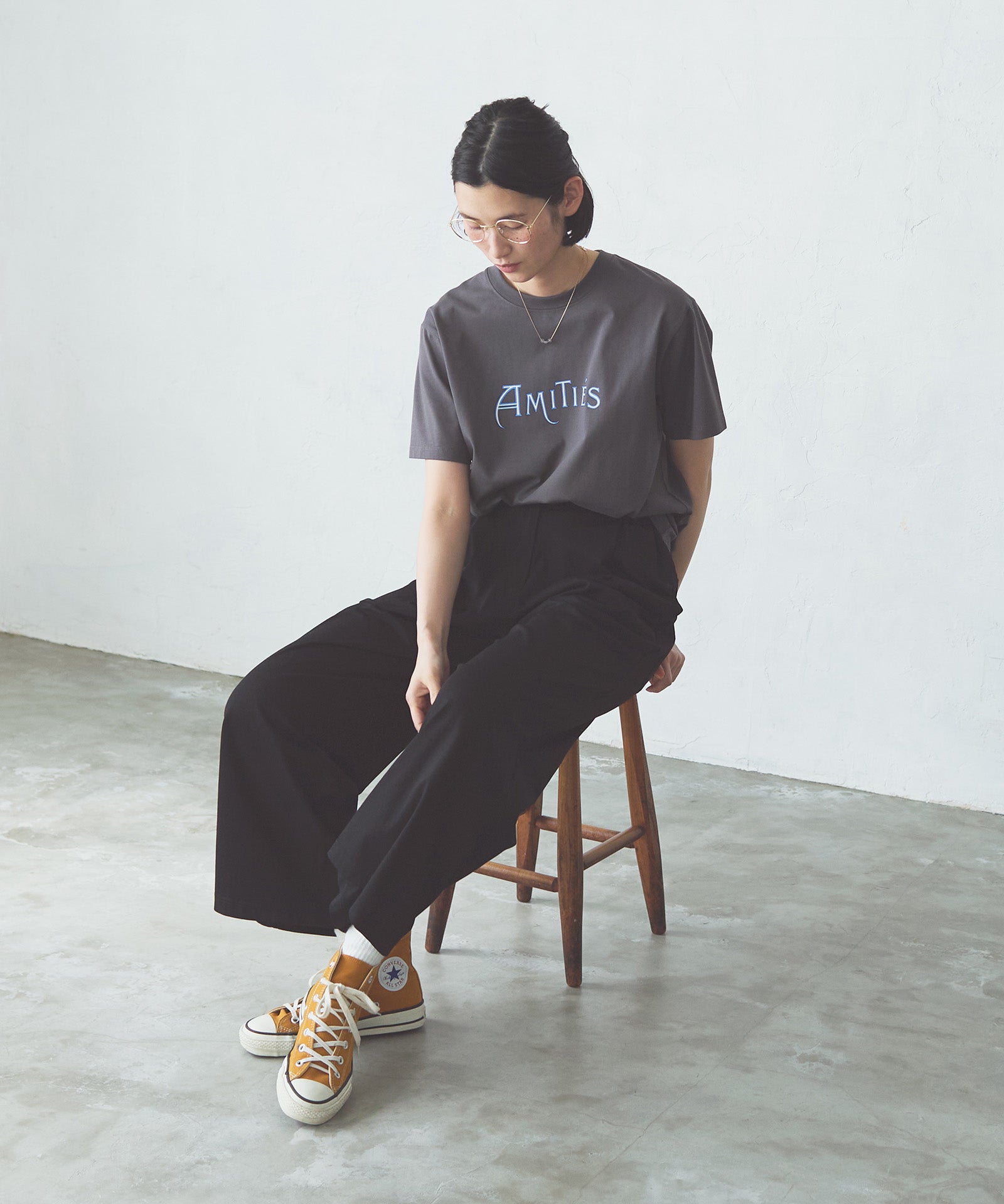 AMITIÉSプリントTシャツ