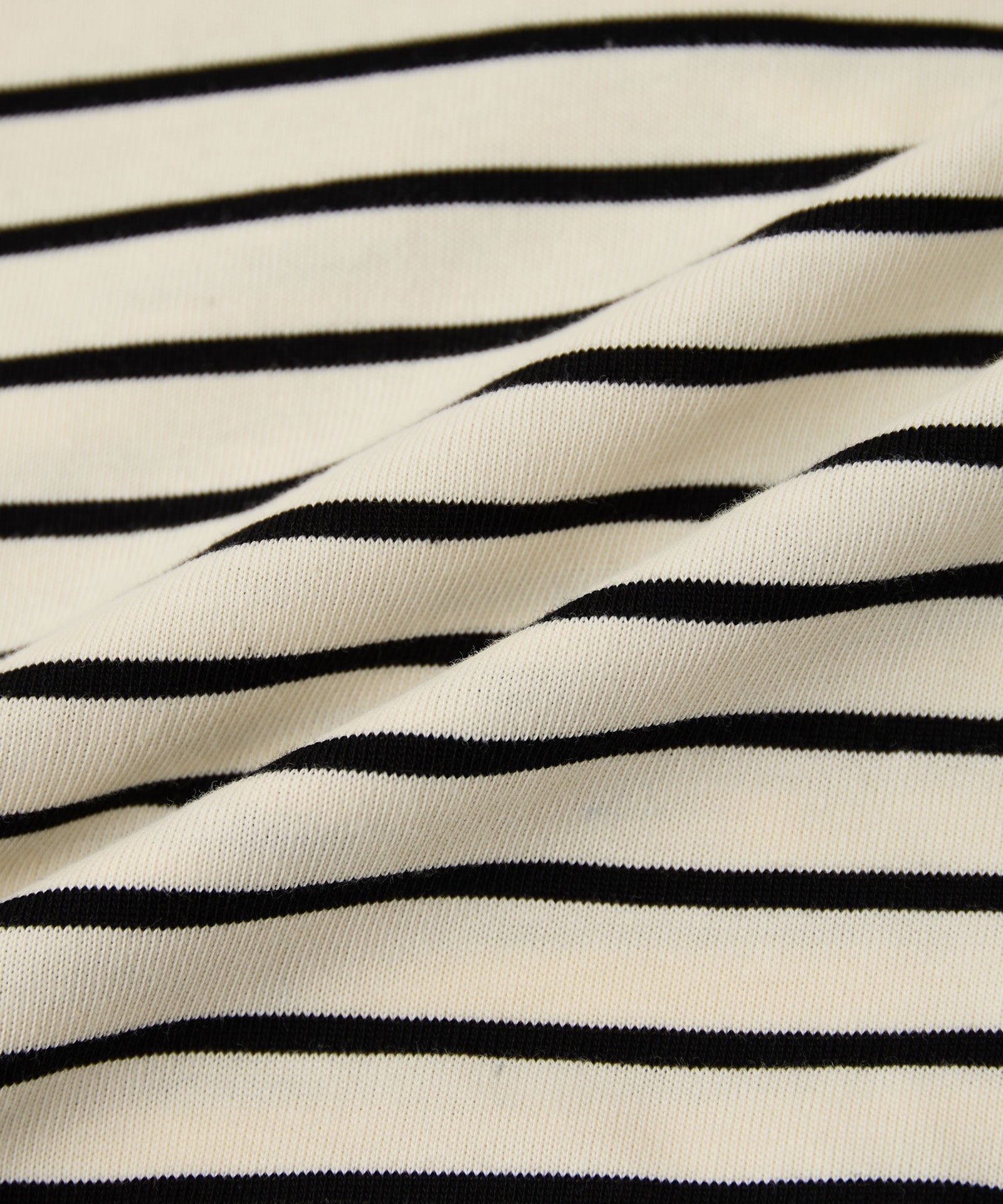 バックタックプルオーバー