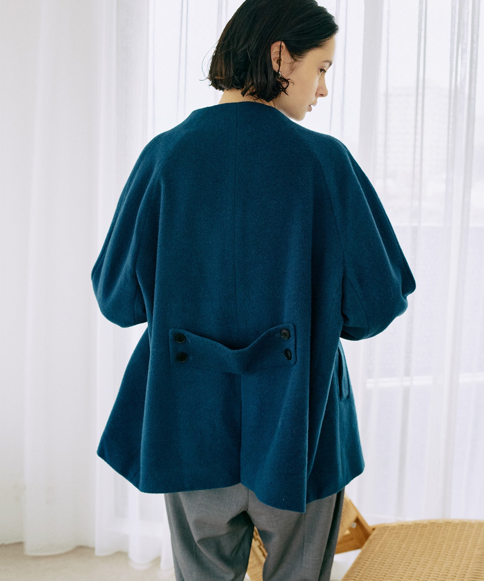 ボトルネックショートコート