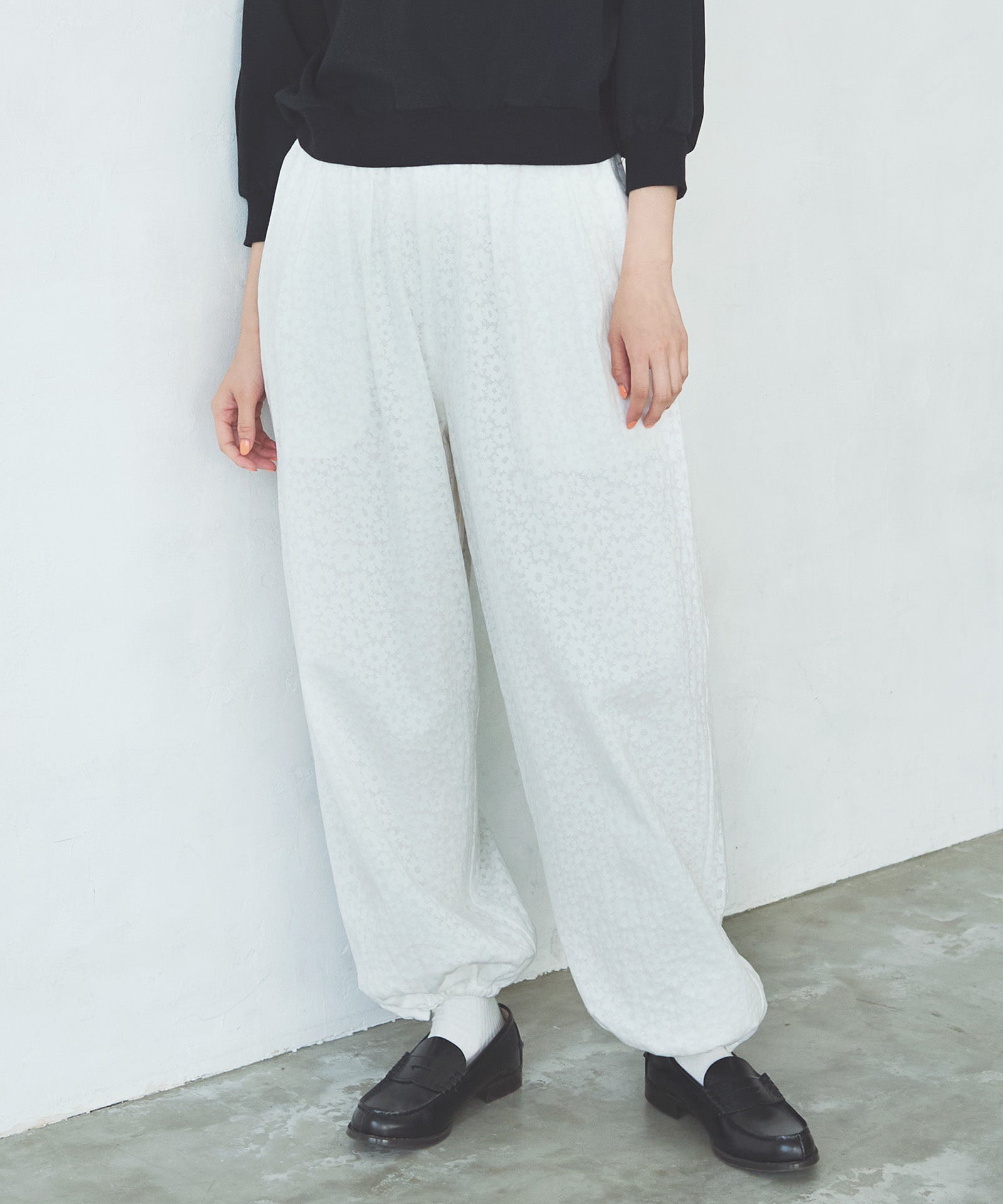 フラワージャガードバレルパンツ