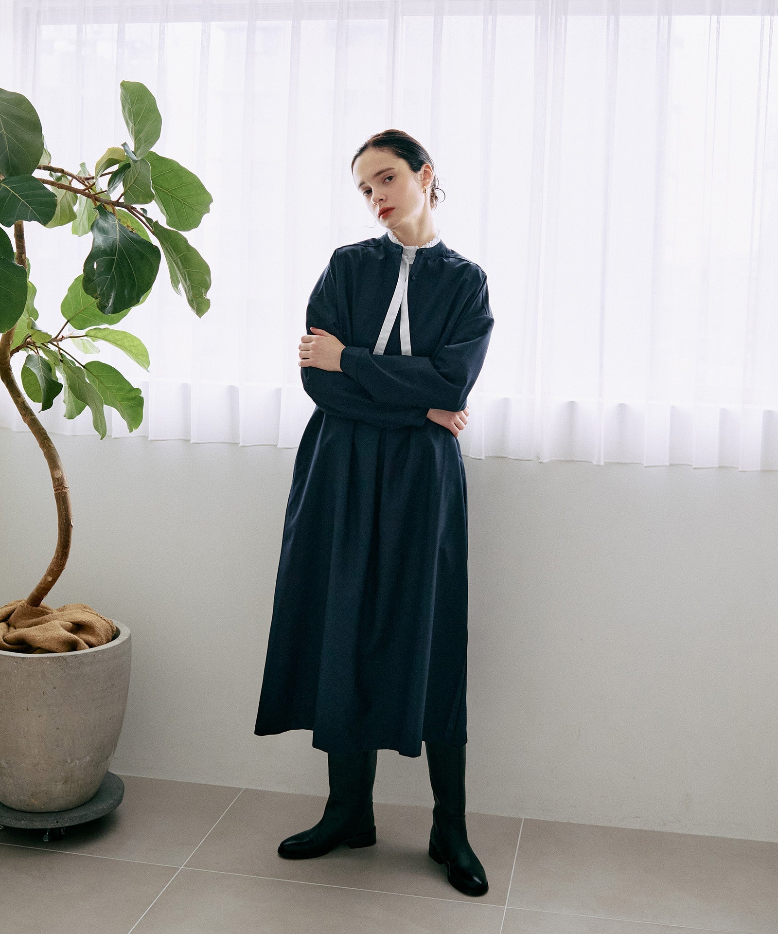 ボウタイフリルブラウス