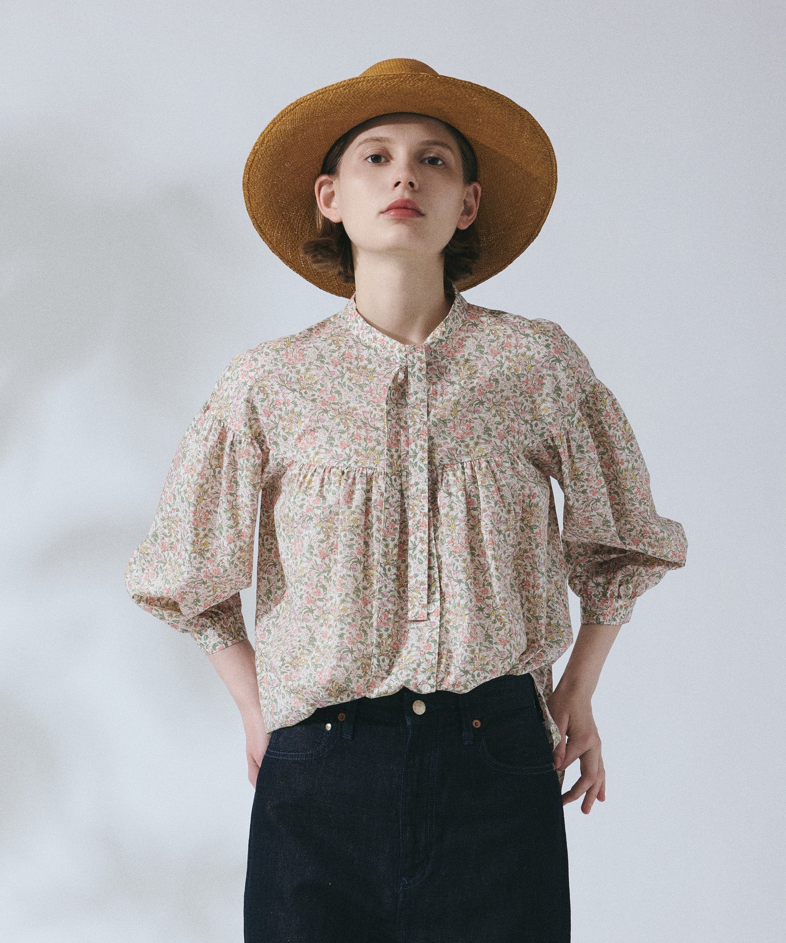 リバティプリントボウタイブラウス