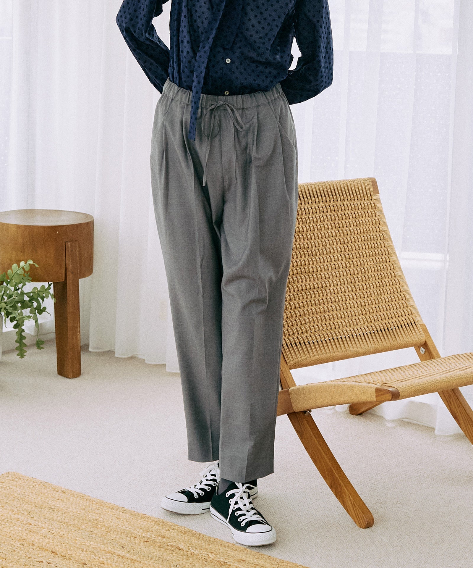 イージーテーパードドロストパンツ