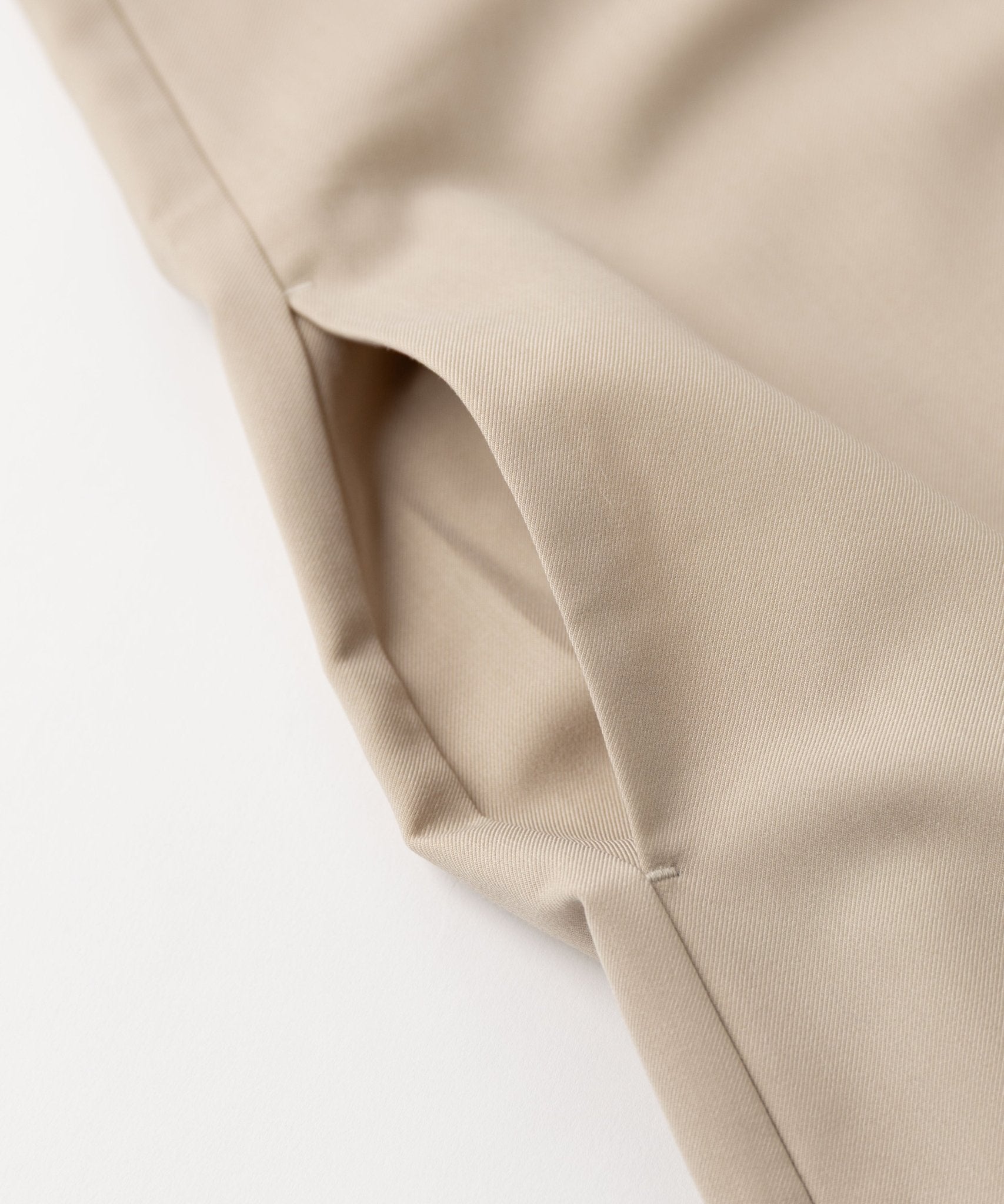 スタンドネックヨークワンピース