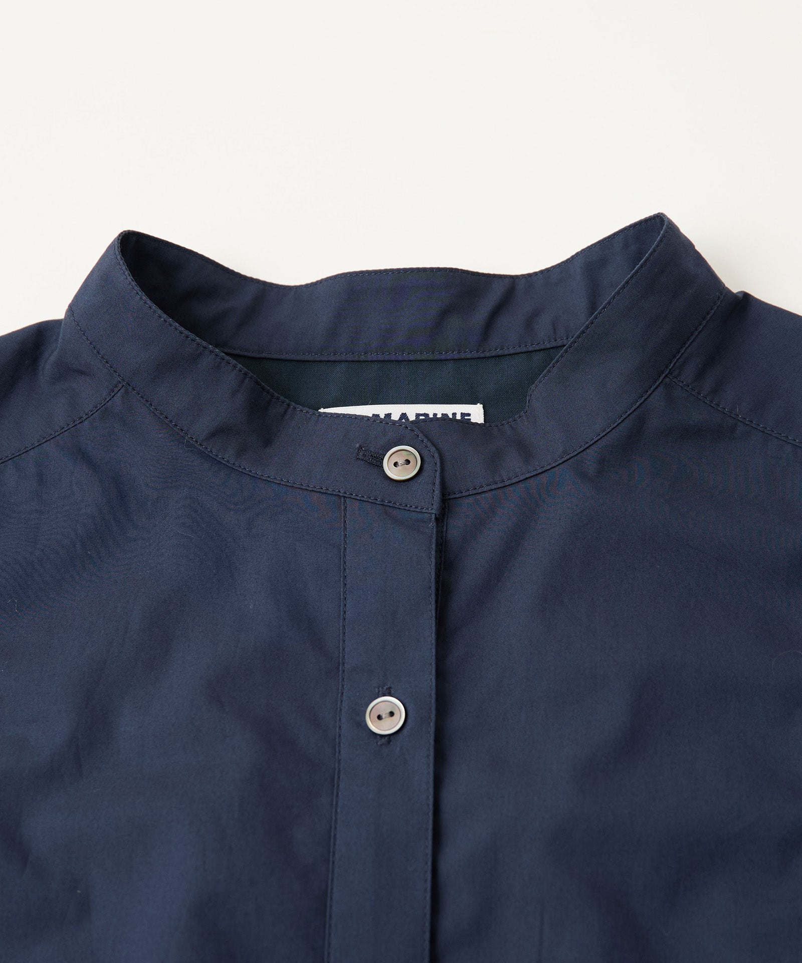 バンドカラーブラウス