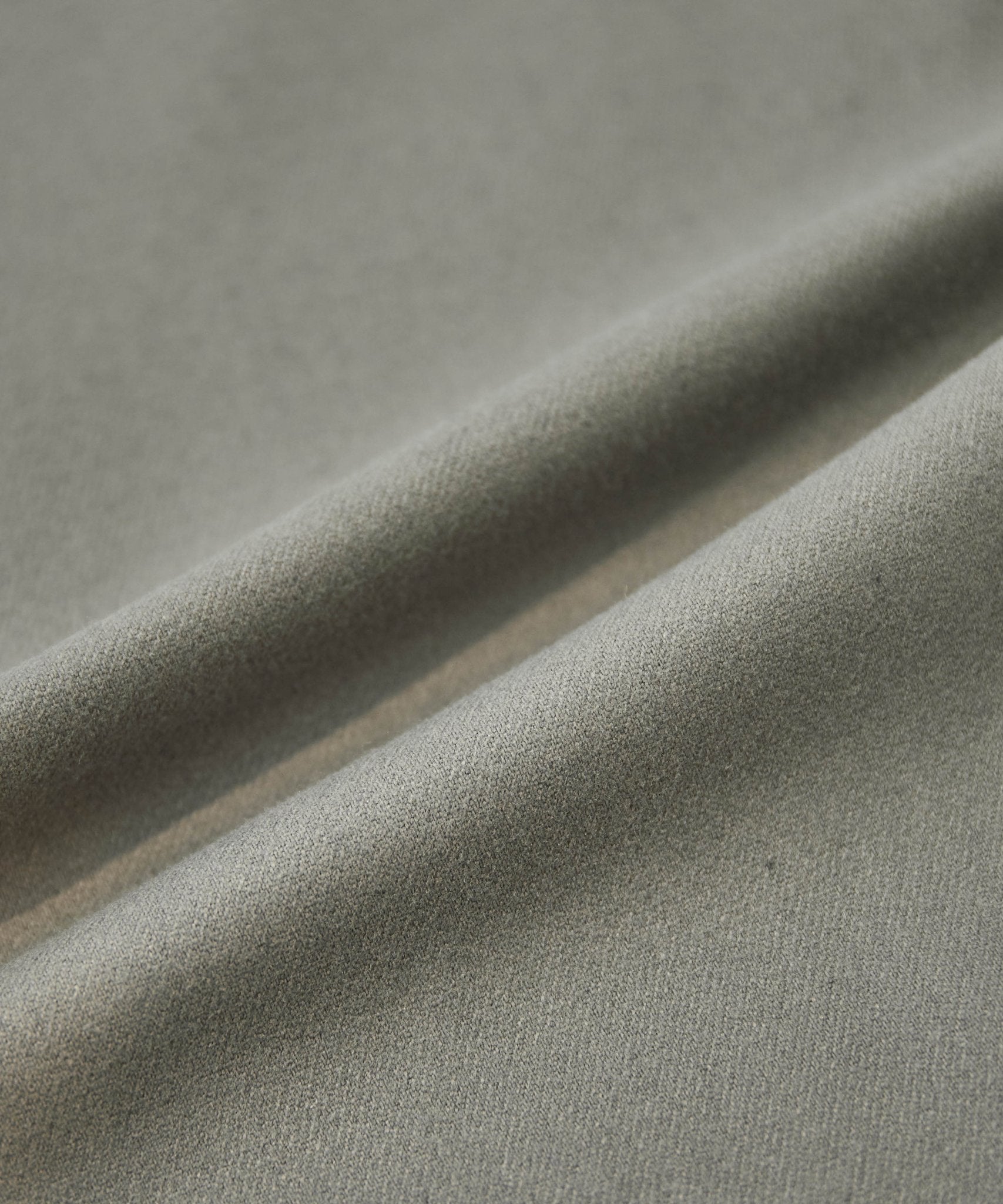 スタンドポケットプルオーバー