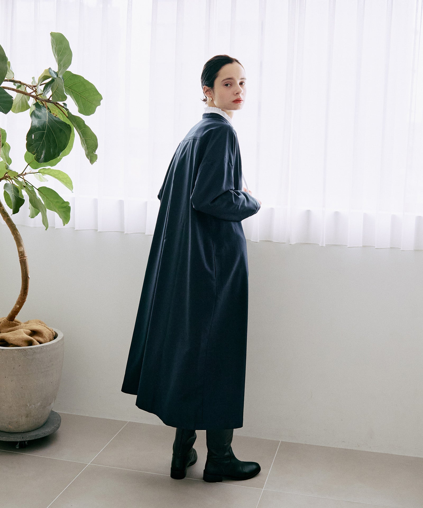 スタンドネックヨークワンピース