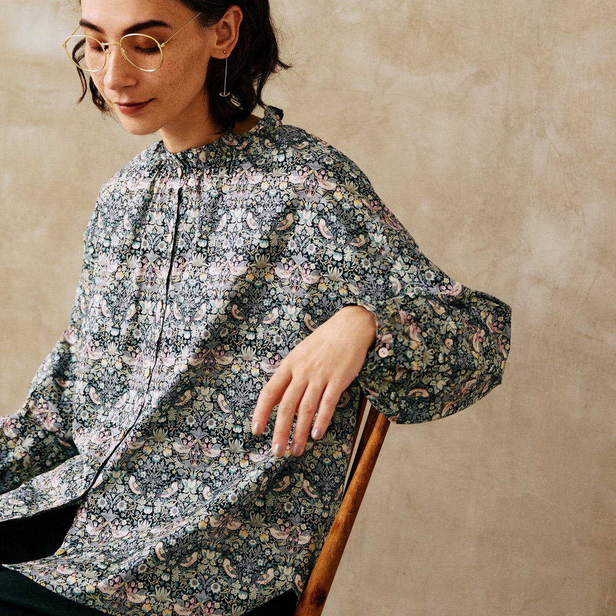 リバティプリントフリルブラウス — LA MARINE FRANCAISE