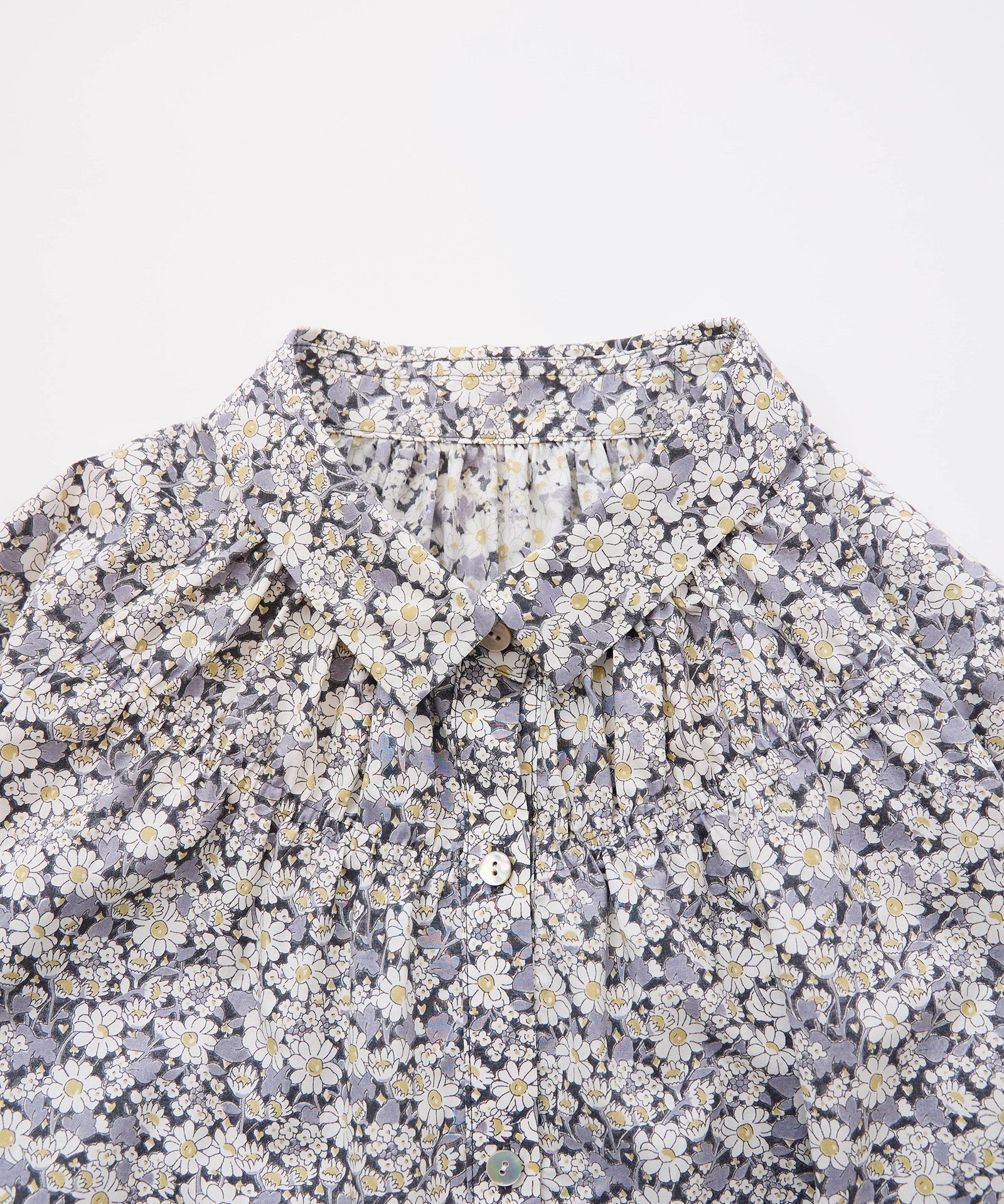 リバティプリントシャーリングブラウス