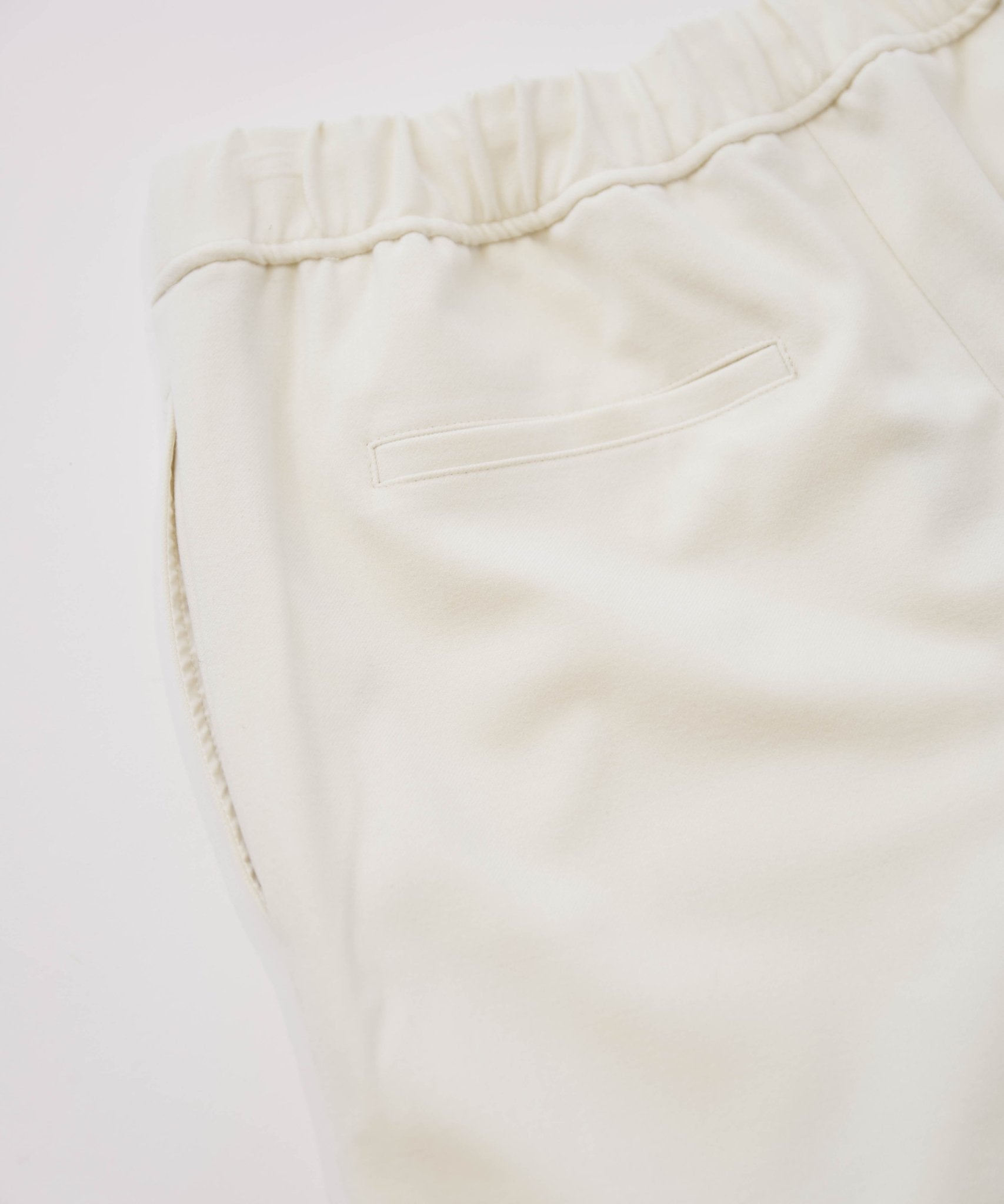 裏起毛イージーストレートパンツ