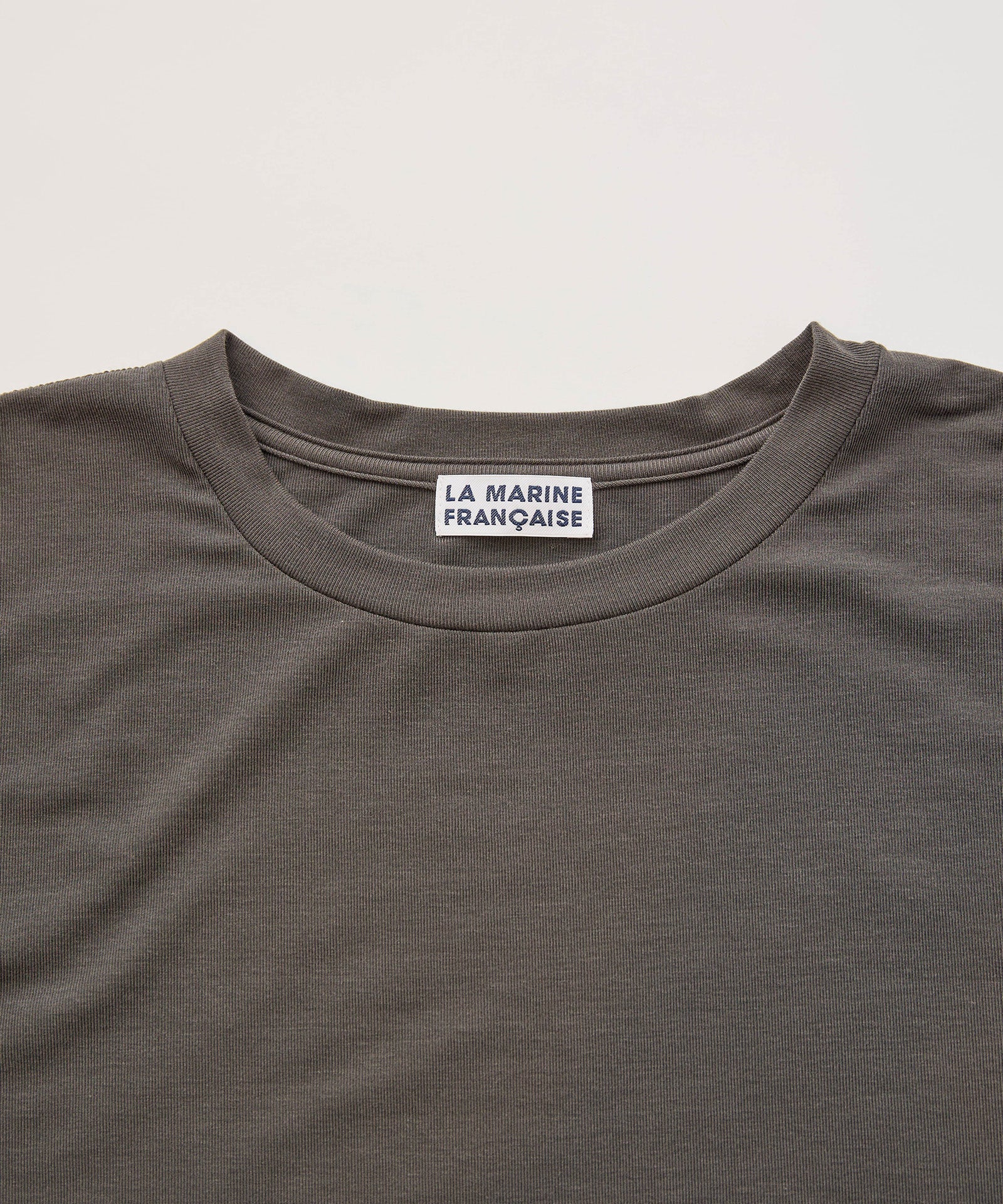 ベアフライスクルーネックプルオーバー