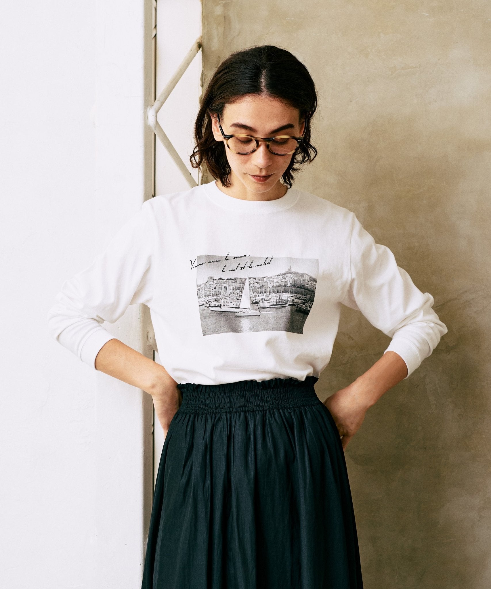 「Vivre avec la mer, le ciel et le soleil」Tシャツ